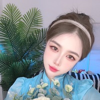 冷八金唱歌的