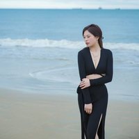 肆月清歌